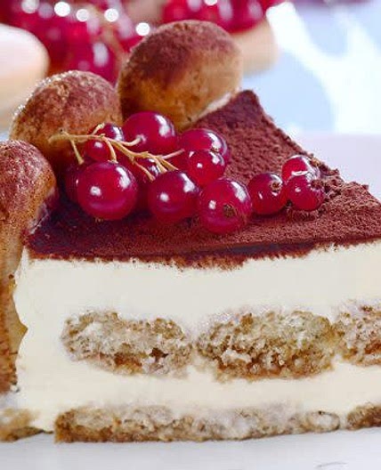 Tort Tiramisu (Tiramisu Cake)