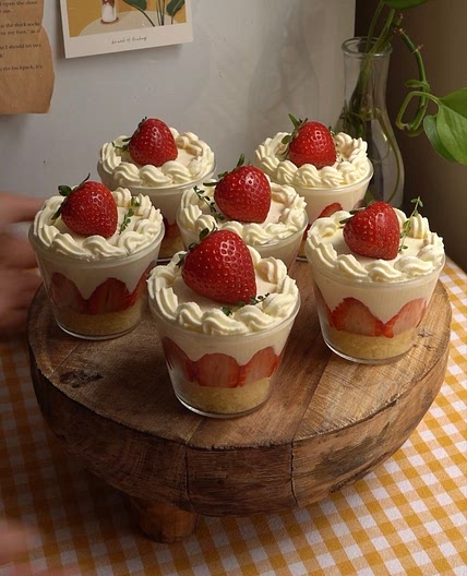 Mini Strawberry Shortcakes 🍓