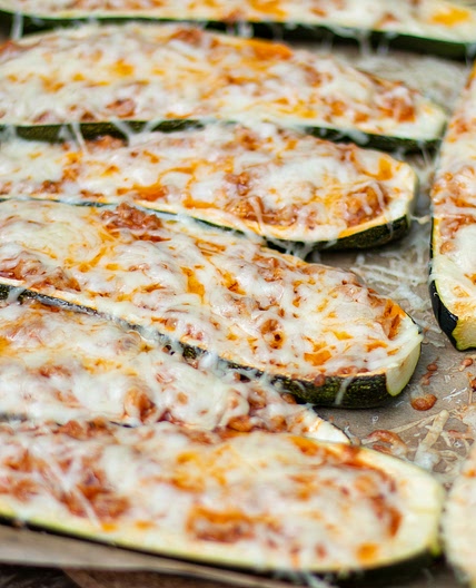 Zucchini sticks stuffed with minced meat