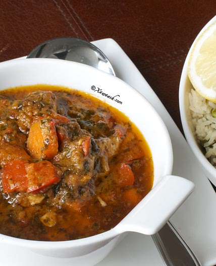 Yogurt Coconut Chicken (Digaag Qumbe)
