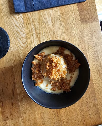 Zwetschgenknödel mit Vanillesauce