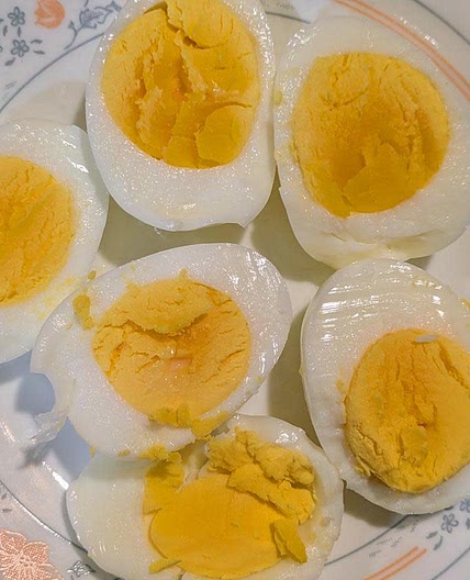 Hard Boiled Eggs: Stovetop or Air Fryer