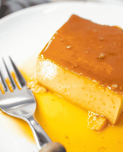 Argentinian Flan con Dulce de Leche
