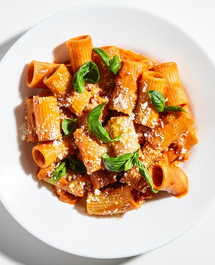 Rigatoni with Easy Vodka Sauce