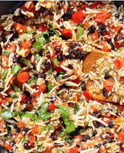 Riz aux haricots noirs et légumes sautés