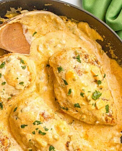 Chicken Breasts with Jalapeño Cheese Sauce