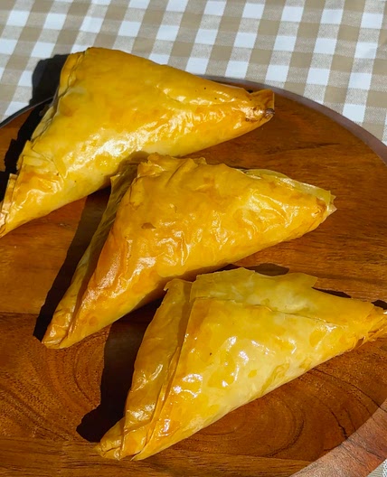 Cheesy Krab Rangon Phyllo Pockets