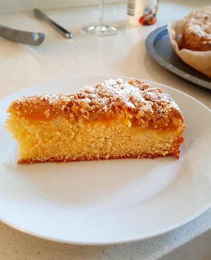 Abrikozen-kruimelcake