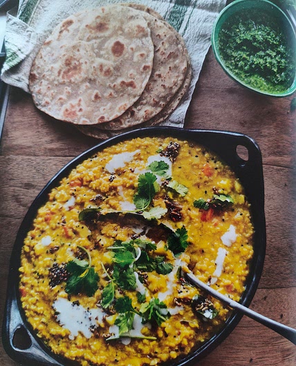 Dal van rode linzen met aardappel en venkel
