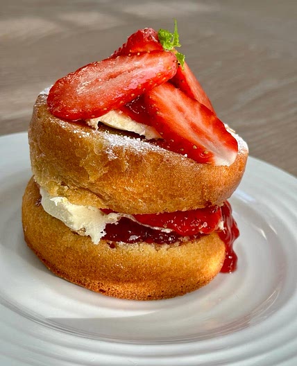 Air Fryer Victoria Sponge