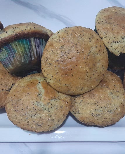 Lemon poppy seeds muffins