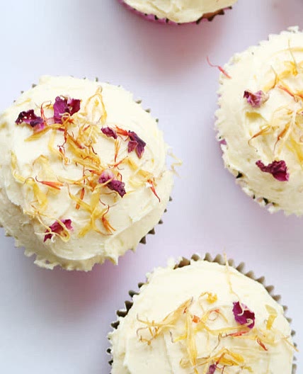 Basic Vanilla Cupcakes