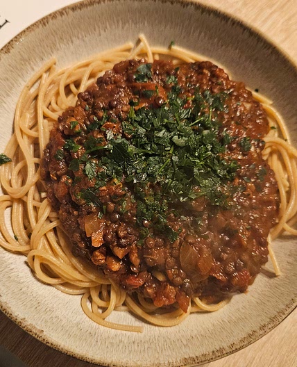 Beluga-Linsen-Bolognese