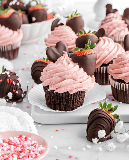 Chocolate Covered Strawberry Cupcakes