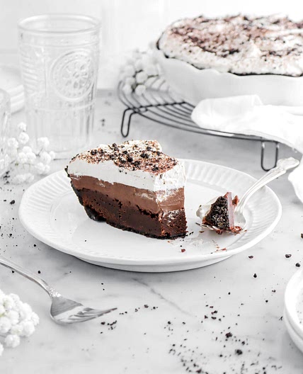 Extra Fudgy Mississippi Mud Pie (So Easy!)