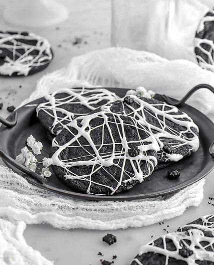Creepy Crawly Spider-Web Cookies
