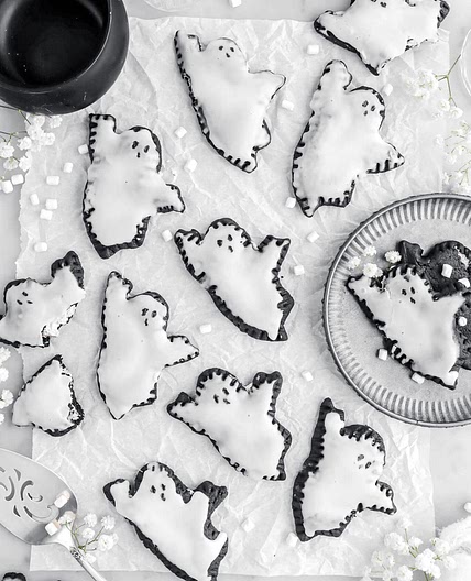 Haunted Marshmallow Ghost Pop-Tarts