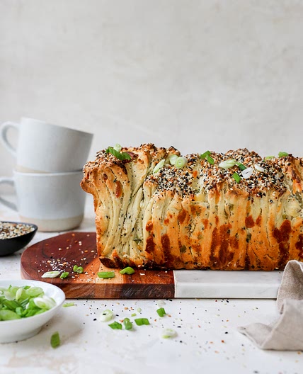 Everything Bagel Scallion Cream Cheese Pull-Apart Bread