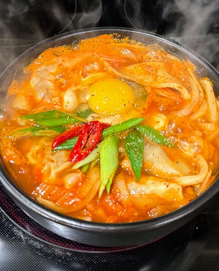 Making Real Kimchi Udon – Better Than a Restaurant! 🍜✨