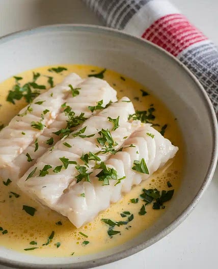 Filetes de merluza en salsa: receta fácil y deliciosa