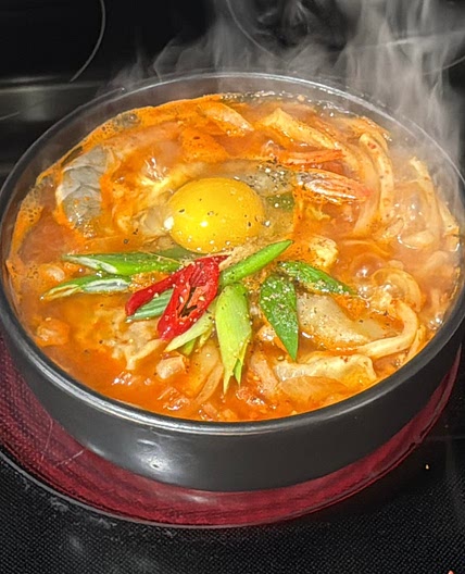 초간단 얼큰 쫄깃 김치우동! 이렇게 만들면 진짜맛있어요!🥢🍜