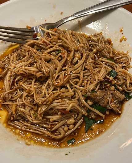 You Po Enoki Mushrooms 油泼金针菇