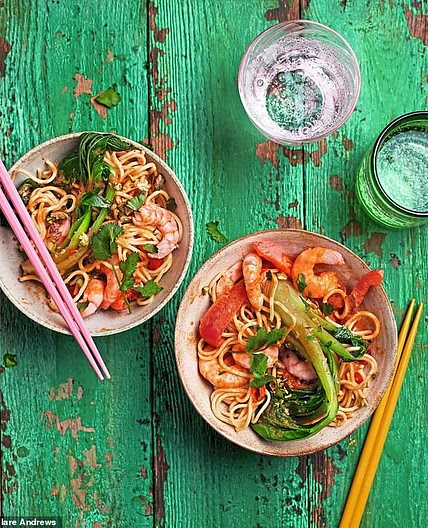 Slow Cooker Prawn Noodles