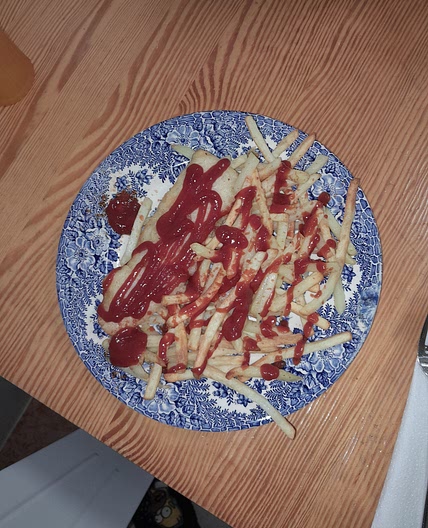 Patatas fritas y pescado