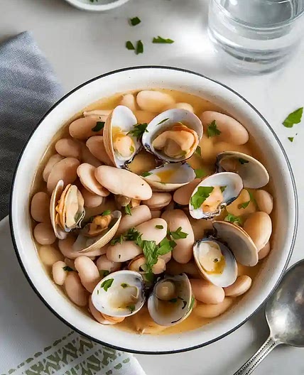 Alubias Blancas con Almejas