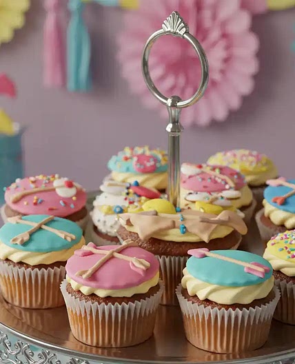 How to Make Adorable Bow & Arrow Cupcakes
