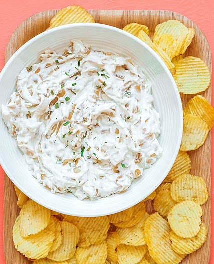 Healthier French Onion Dip (With Greek Yogurt!)