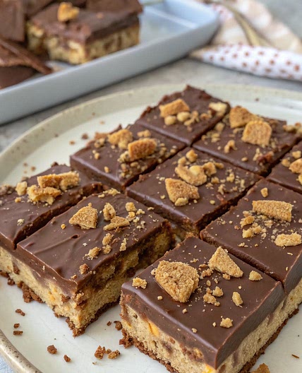 5-Ingredient No-Bake Crunchie Slice 🍫✨