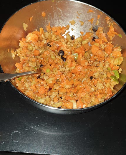Carrot cake salad