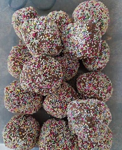 Chocolate biscuit balls
