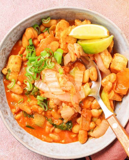 one pot chicken kimchi jjigae with butter beans