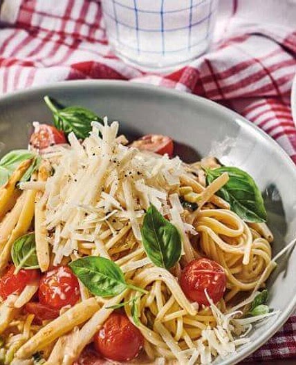 Spaghetti in Spargel-Rahmsoße mit Cherry-Tomaten