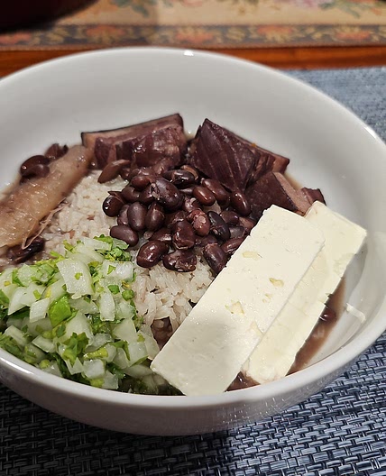 Sopa de Frijoles con Cerdo