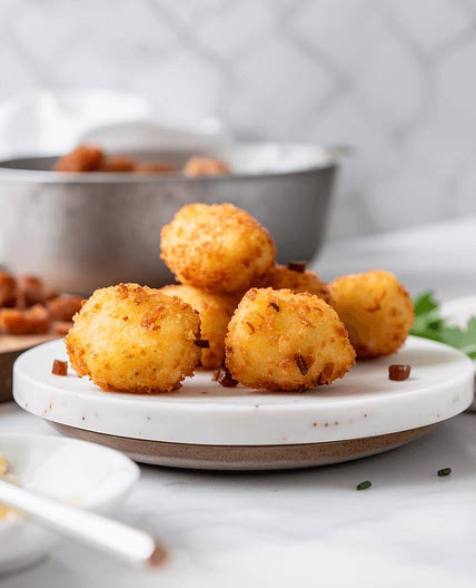 Crispy Irish Potato Bites with Cheddar & Bacon — Chompions