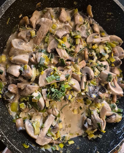 Knöpfle mit würzigem Pilzragout