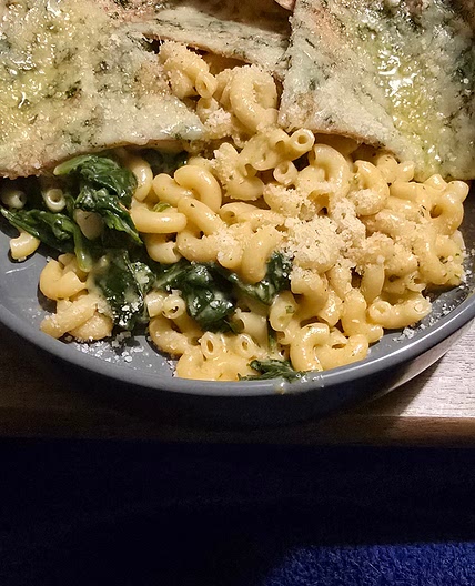 Spinach mac and cheese