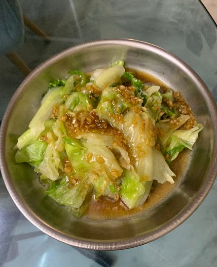 Lettuce with Oyster Sauce & Garlic 