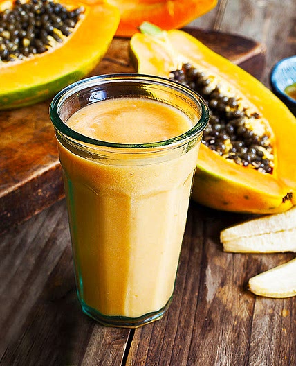 Sesame Seeds, Papaya and Banana Smoothie 