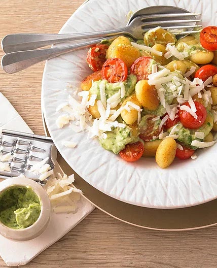 Avocado-Basilikum-Pesto