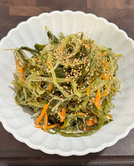 Healthy & Simple! Korean Stir-Fried Seaweed Salad 😋