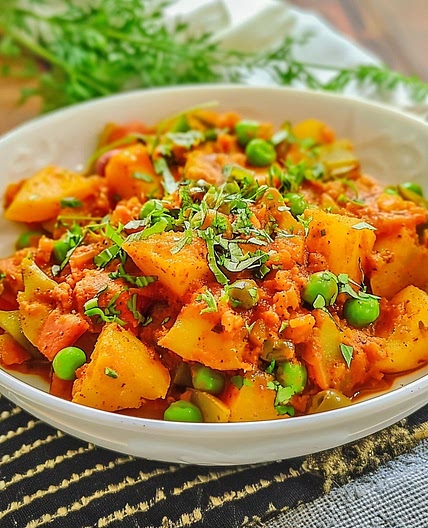 Aloo Gajar Matar
