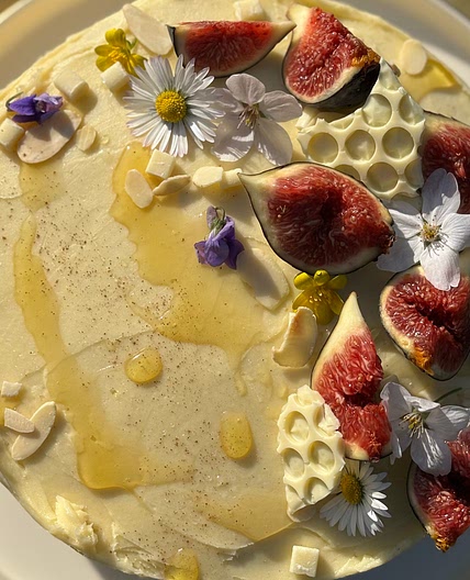 honey & almond chai spiced cake with white chocolate buttercream