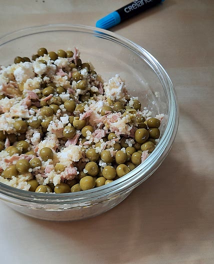 Quinoa Thunfisch Erbsen Feta