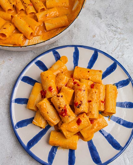 Tomato and garlic confit pasta