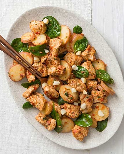 Red pesto chicken salad
