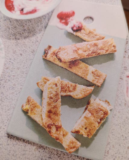 Nutty french toast (eggy bread w peanut butter)